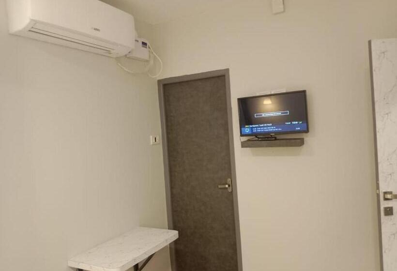 Standard Room, Raaj Grand