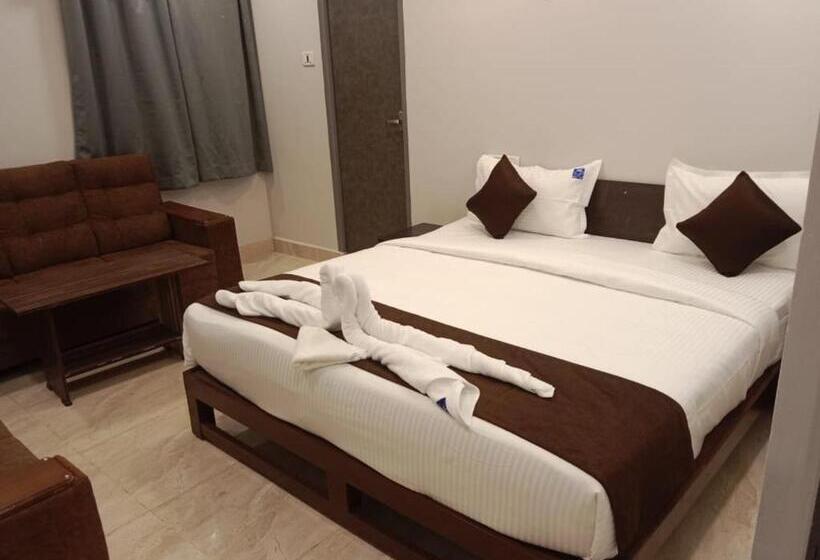 Family Room, Raaj Grand