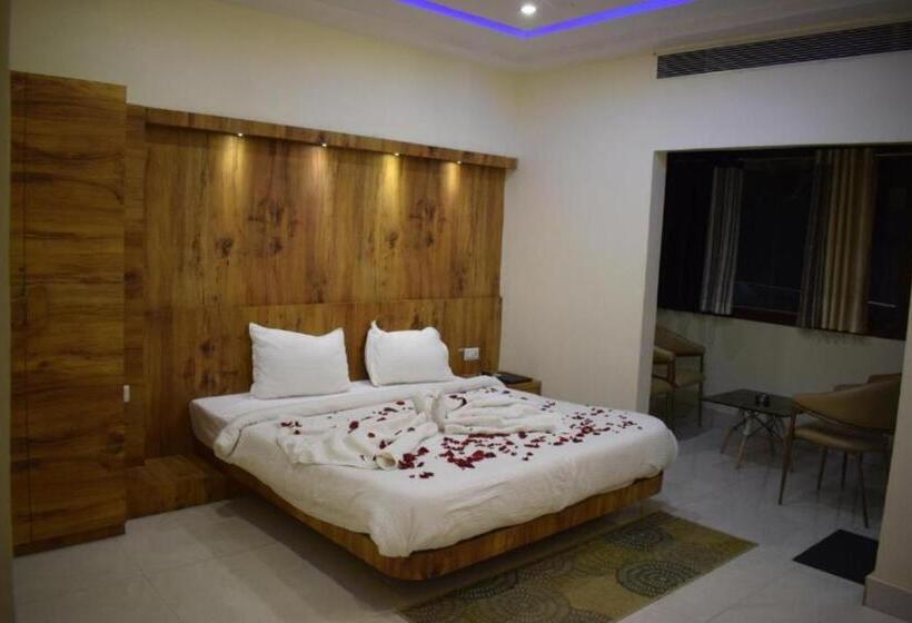 غرفة قياسية, The Hills, Ambikapur