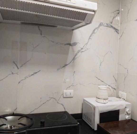 استودیوی استاندارد, باب المدائن