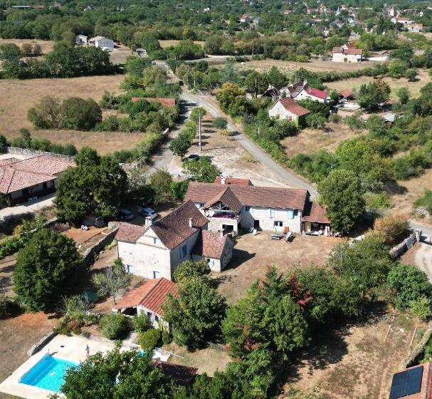 Номер Стандарт, Chambre Four à Pain à L Escale De Varaire