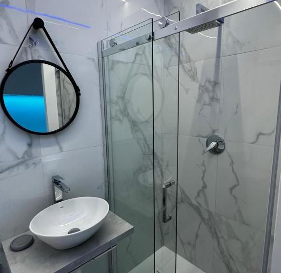 חדר סטנדרט, Gr’eat