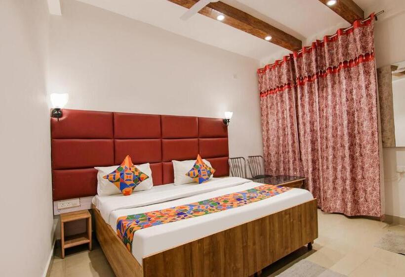 디럭스 룸, Fabhotel Grover