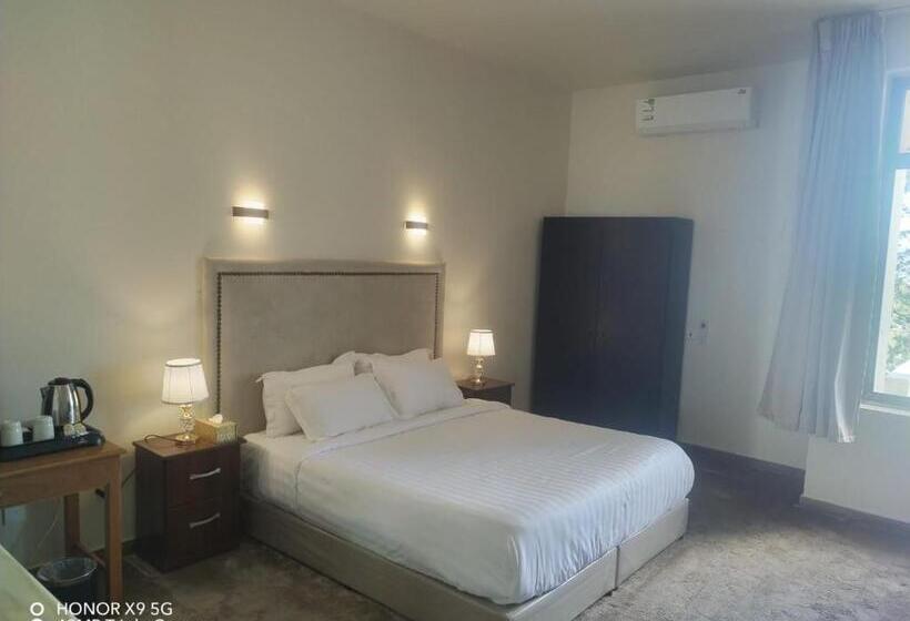 家庭间, Ghodran Hotel And Resort