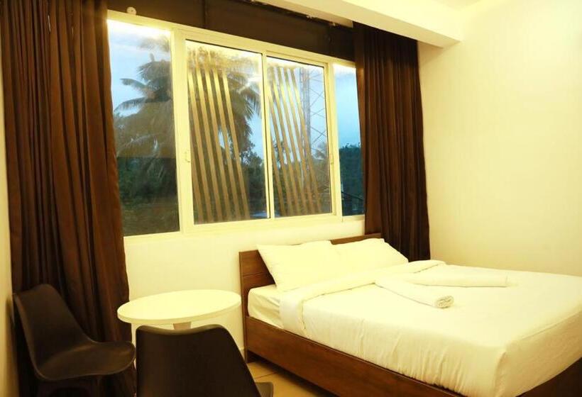 带大床的豪华间, Aroma Inn