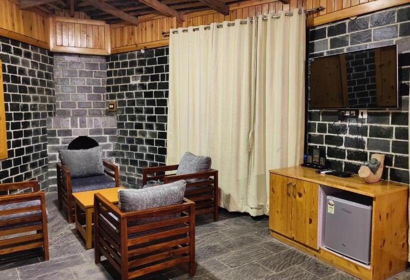 Семейное Бунгало, Great Empire