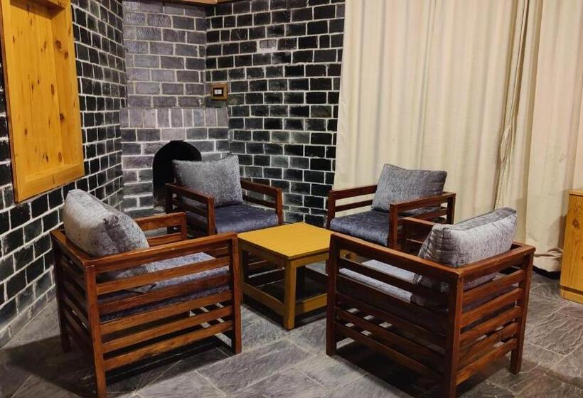 Семейное Бунгало, Great Empire