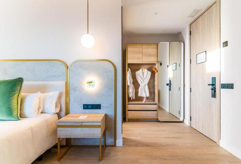 اتاق لوکس با تخت بزرگ, Málaga Vibes