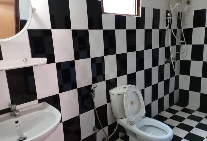 Номер Deluxe, Rock Caffee Holiday Inn