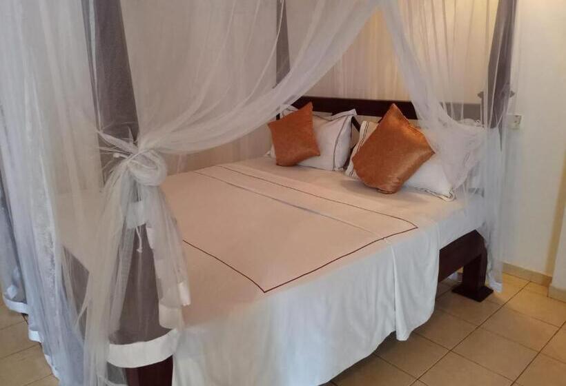 Номер Deluxe, Rock Caffee Holiday Inn