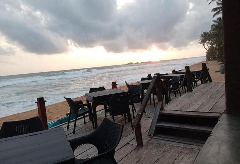 Студия Deluxe, Rock Caffee Holiday Inn