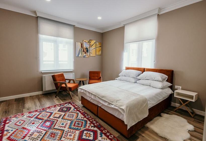 اتاق استاندارد, Pansion Fawlty Towers Sarajevo