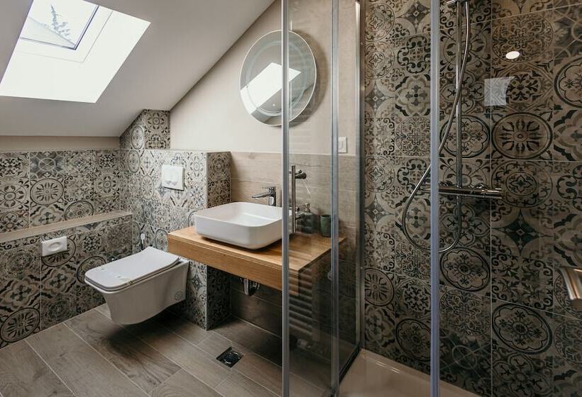 اتاق استاندارد, Pansion Fawlty Towers Sarajevo