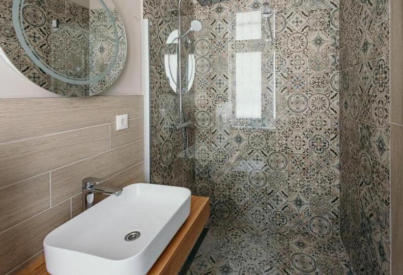 اتاق استاندارد, Pansion Fawlty Towers Sarajevo