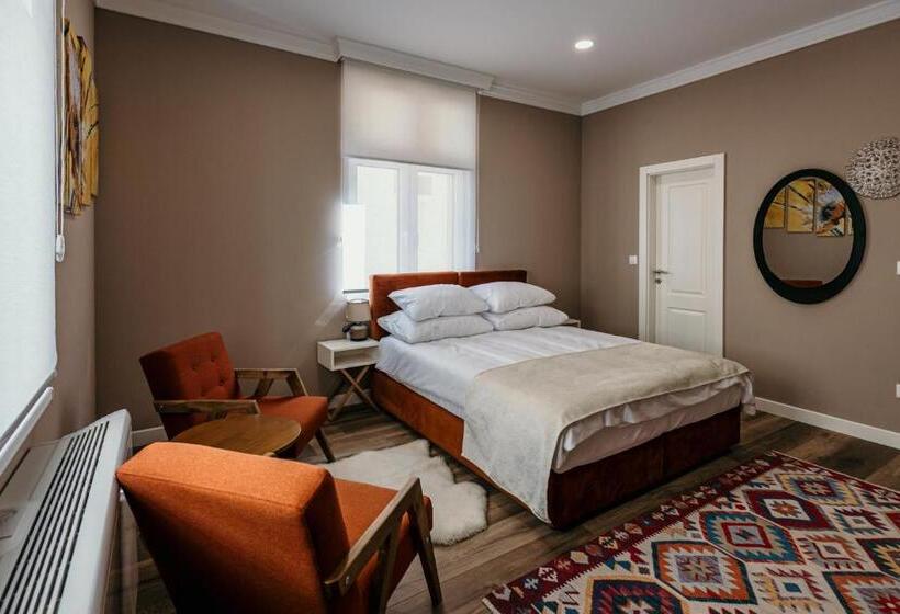 اتاق استاندارد, Pansion Fawlty Towers Sarajevo