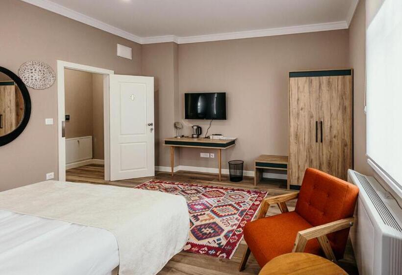 اتاق استاندارد, Pansion Fawlty Towers Sarajevo