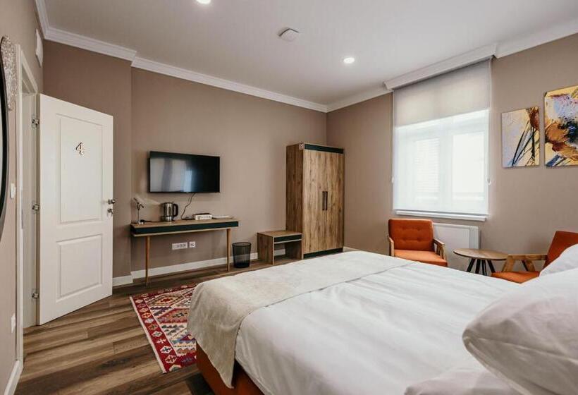 اتاق استاندارد, Pansion Fawlty Towers Sarajevo