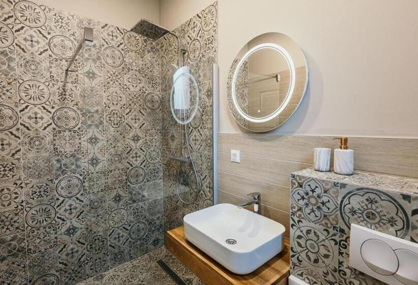 اتاق استاندارد, Pansion Fawlty Towers Sarajevo