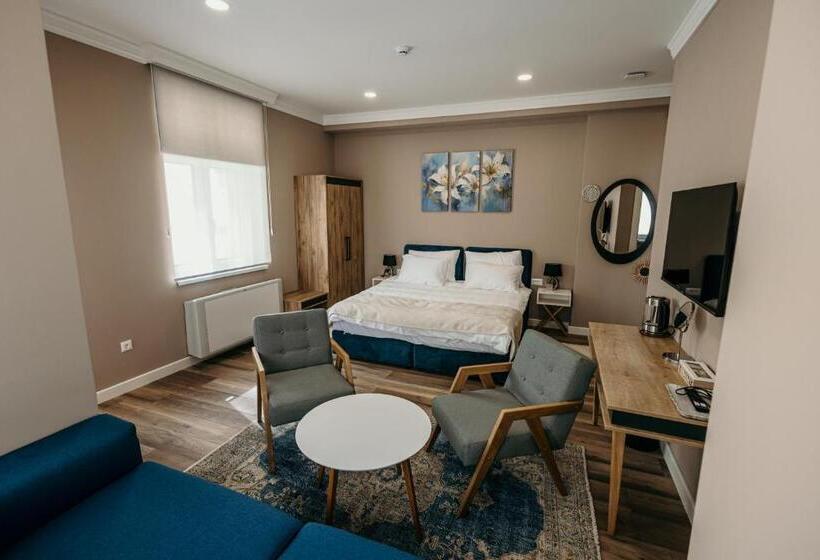 اتاق استاندارد با بالکن, Pansion Fawlty Towers Sarajevo