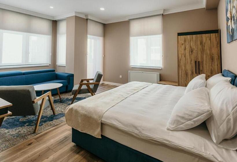 اتاق استاندارد با بالکن, Pansion Fawlty Towers Sarajevo