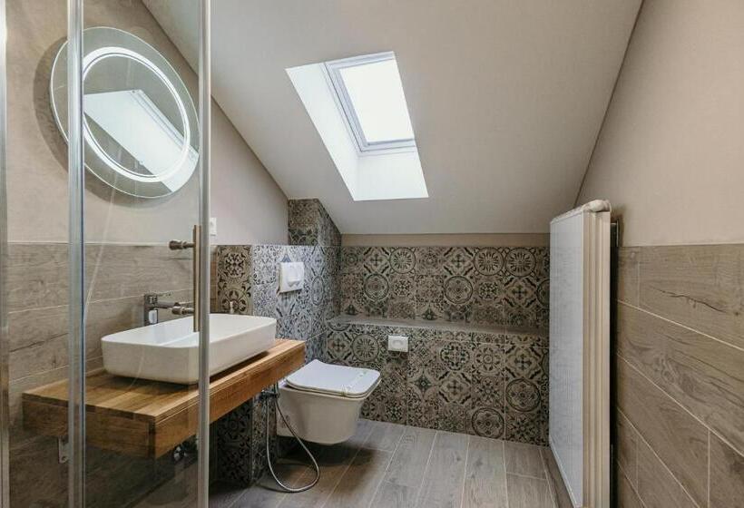 1 Bedroom Penthouse Apartment, Pansion Fawlty Towers Sarajevo