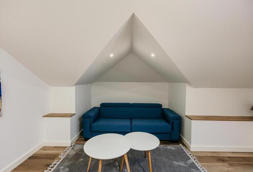 1 Bedroom Penthouse Apartment, Pansion Fawlty Towers Sarajevo