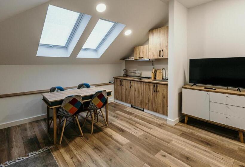 1 Bedroom Penthouse Apartment, Pansion Fawlty Towers Sarajevo