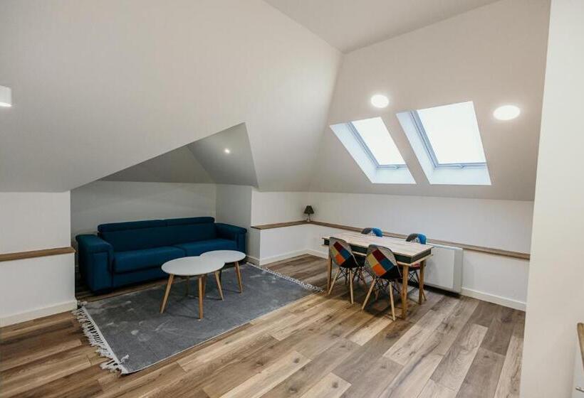 1 Bedroom Penthouse Apartment, Pansion Fawlty Towers Sarajevo