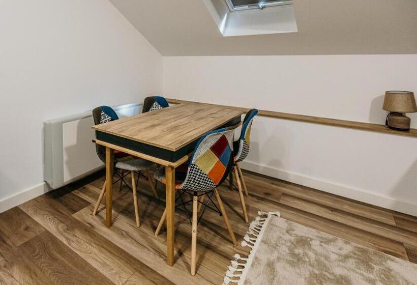 1 Bedroom Penthouse Apartment, Pansion Fawlty Towers Sarajevo