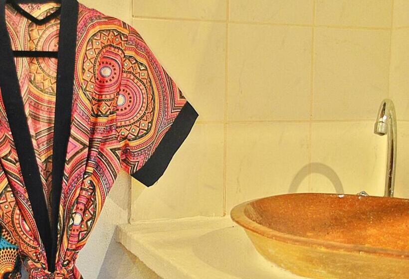 컴포트 트리플 룸, Mozambeat Motel