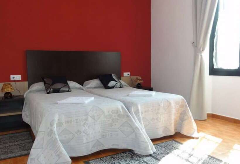 带3个卧室的公寓, Aparthotel Can Gallart