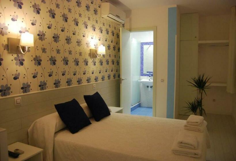 اتاق استاندارد, Hostal Petite Maman