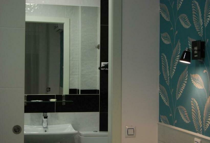 اتاق استاندارد, Hostal Petite Maman