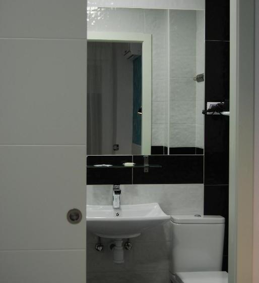 اتاق استاندارد یک نفره, Hostal Petite Maman