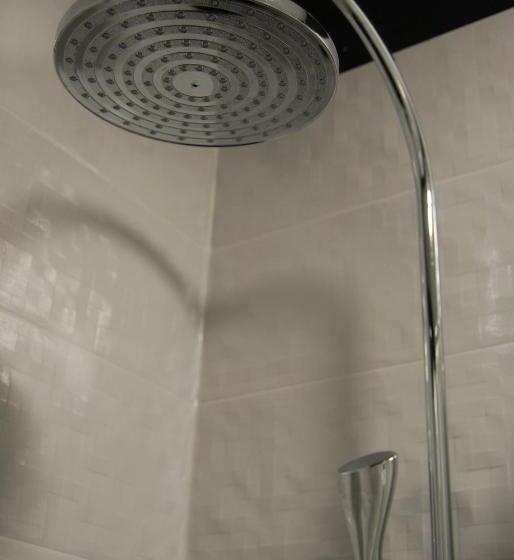 اتاق لوکس با تراس, Hostal Petite Maman
