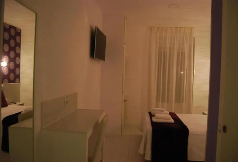 اتاق استاندارد, Hostal Petite Maman