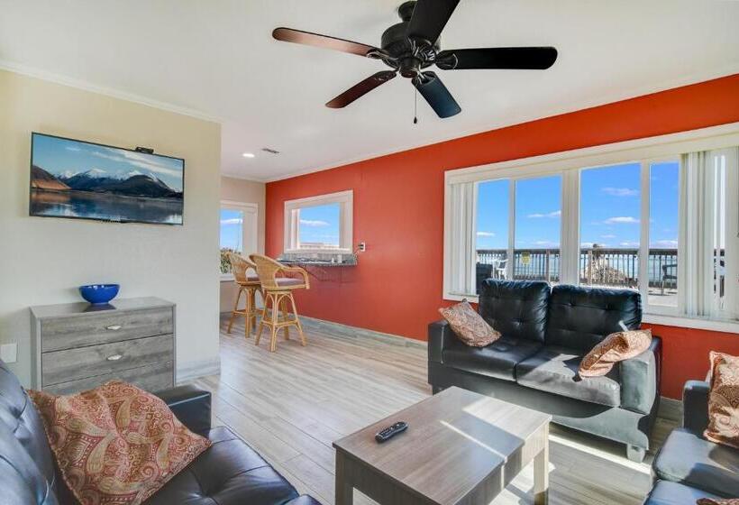 2 Bedrooms Suite Sea View, Anthony's On The Beach