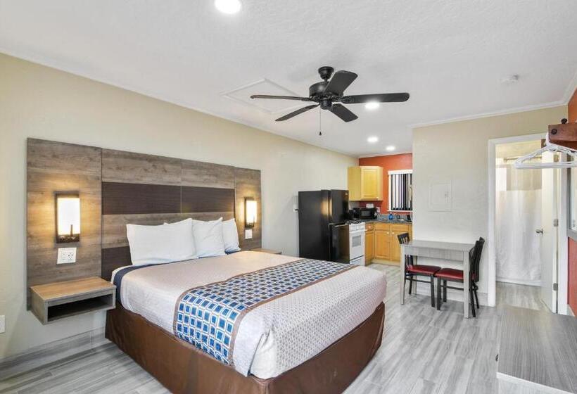 Standaard Studio, Anthony's On The Beach