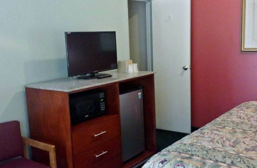 חדר סטנדרט שתי מיטות זוגיות, Budget Inn Fairport