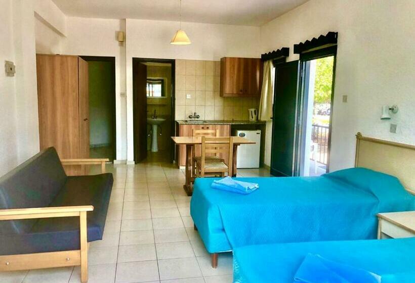 스탠다드 스튜디오, Carina Hotel Apartments