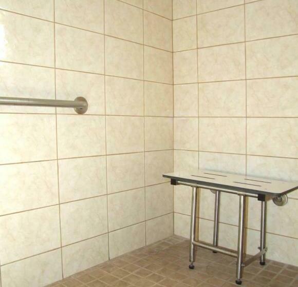 غرفة إقتصادية, Gainesville Lodge