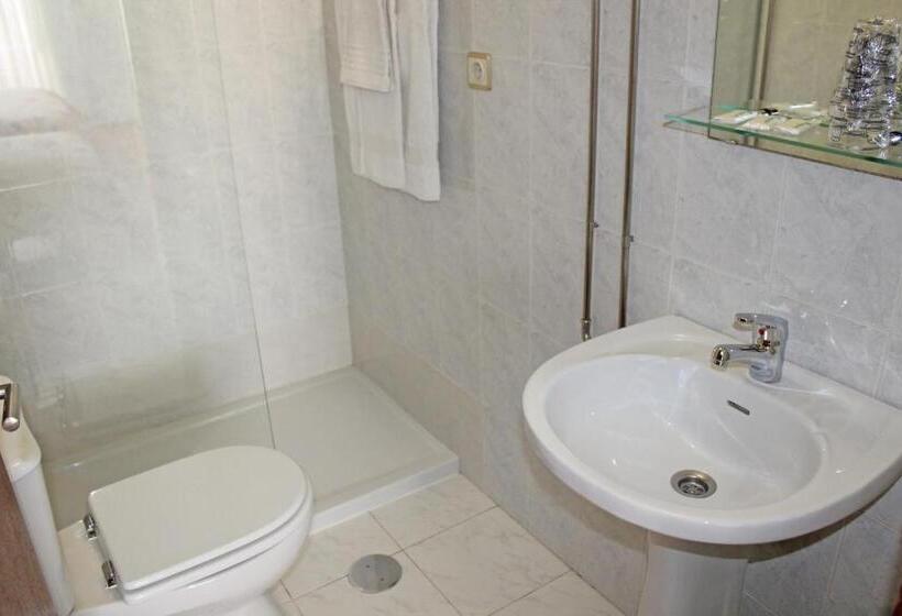 اتاق استاندارد سه نفره, Grande Oceano Guest House