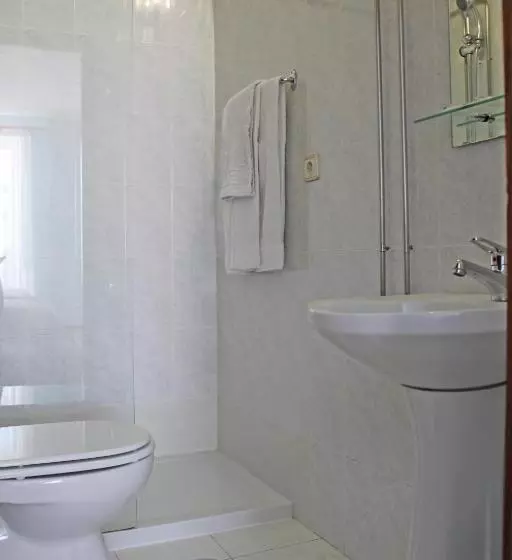 اتاق استاندارد سه نفره, Grande Oceano Guest House
