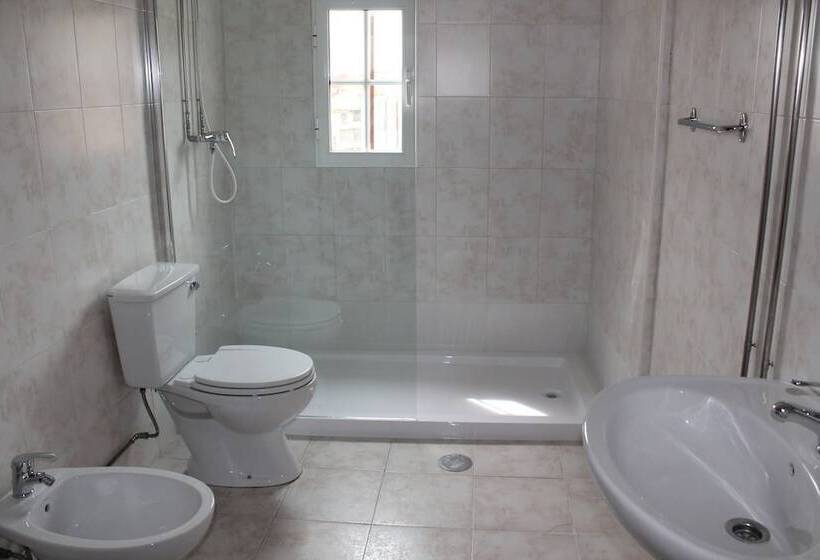 اتاق استاندارد با سرویس بهداشتی مشترک, Grande Oceano Guest House