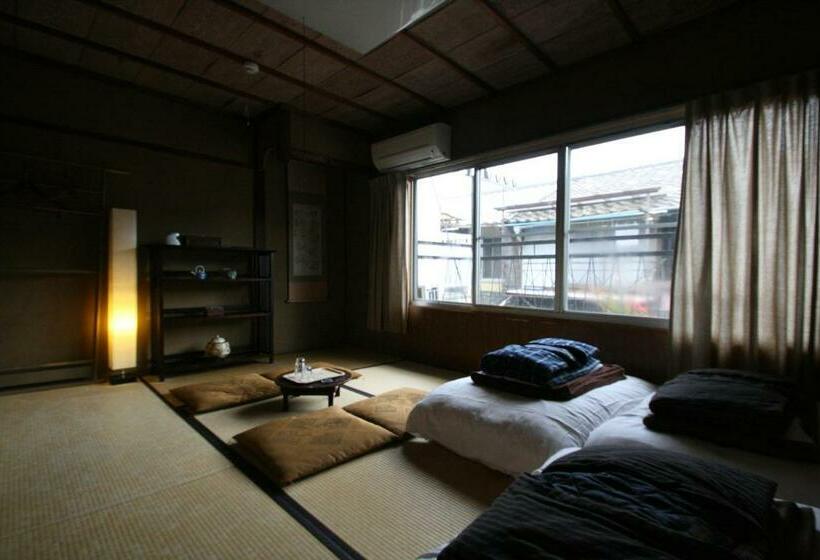 Orta Banyolu Üç Kişilik Standart Oda, Haruya Higashiyama