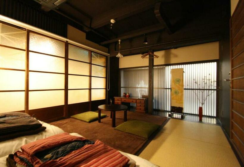 Ortak Banyolu Standart Oda, Haruya Higashiyama