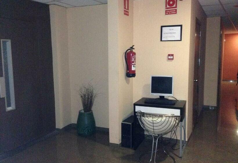 Номер Стандарт, Hostal Drassanes