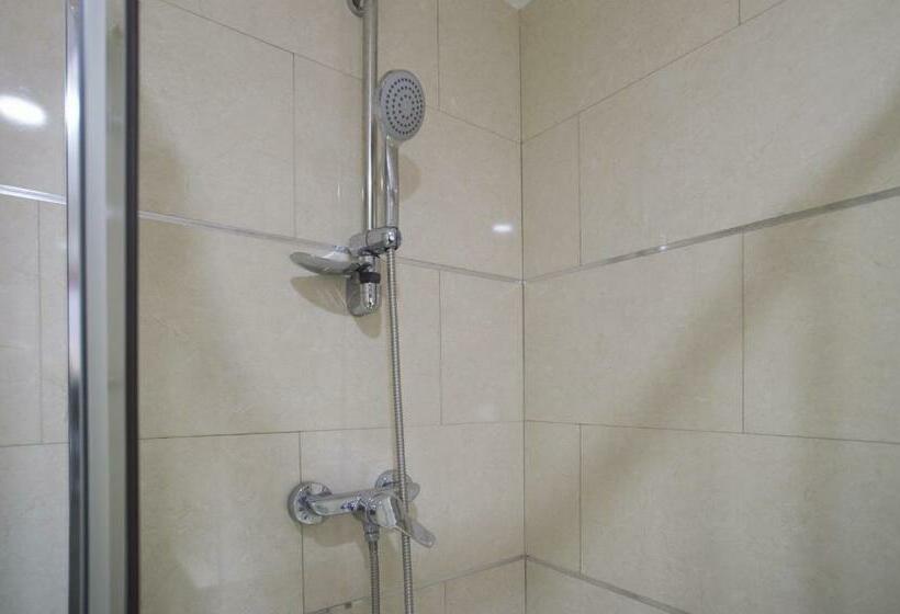 Номер Стандарт, Hostal Drassanes