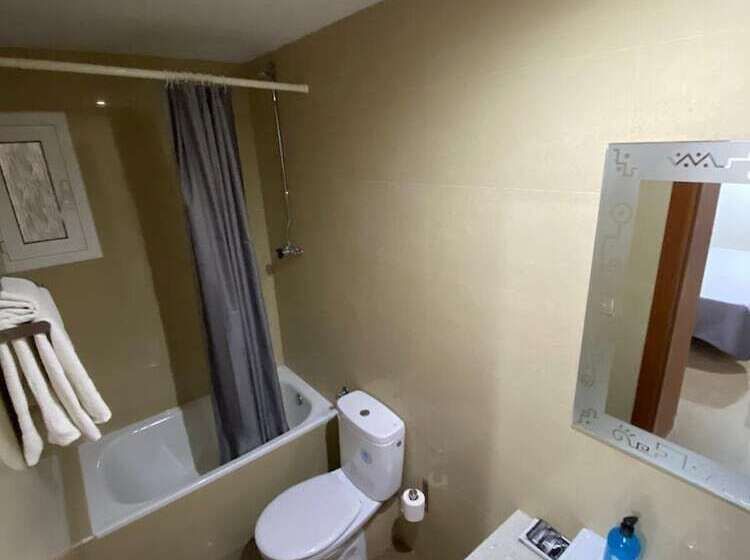 Номер Стандарт, Hostal Drassanes