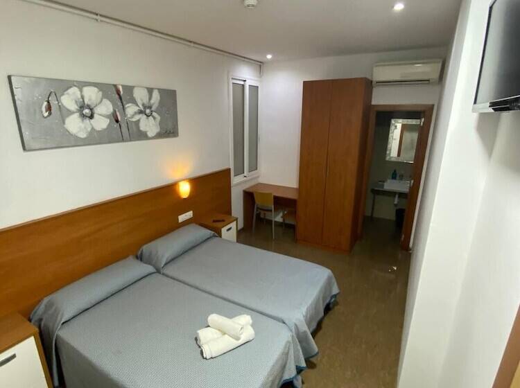 Номер Стандарт, Hostal Drassanes